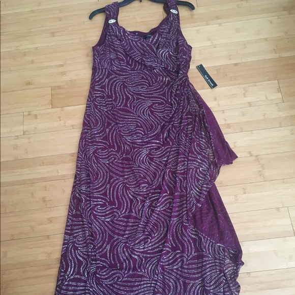 Dresses & Skirts - Beautiful sparkly gown 💜 floor length!